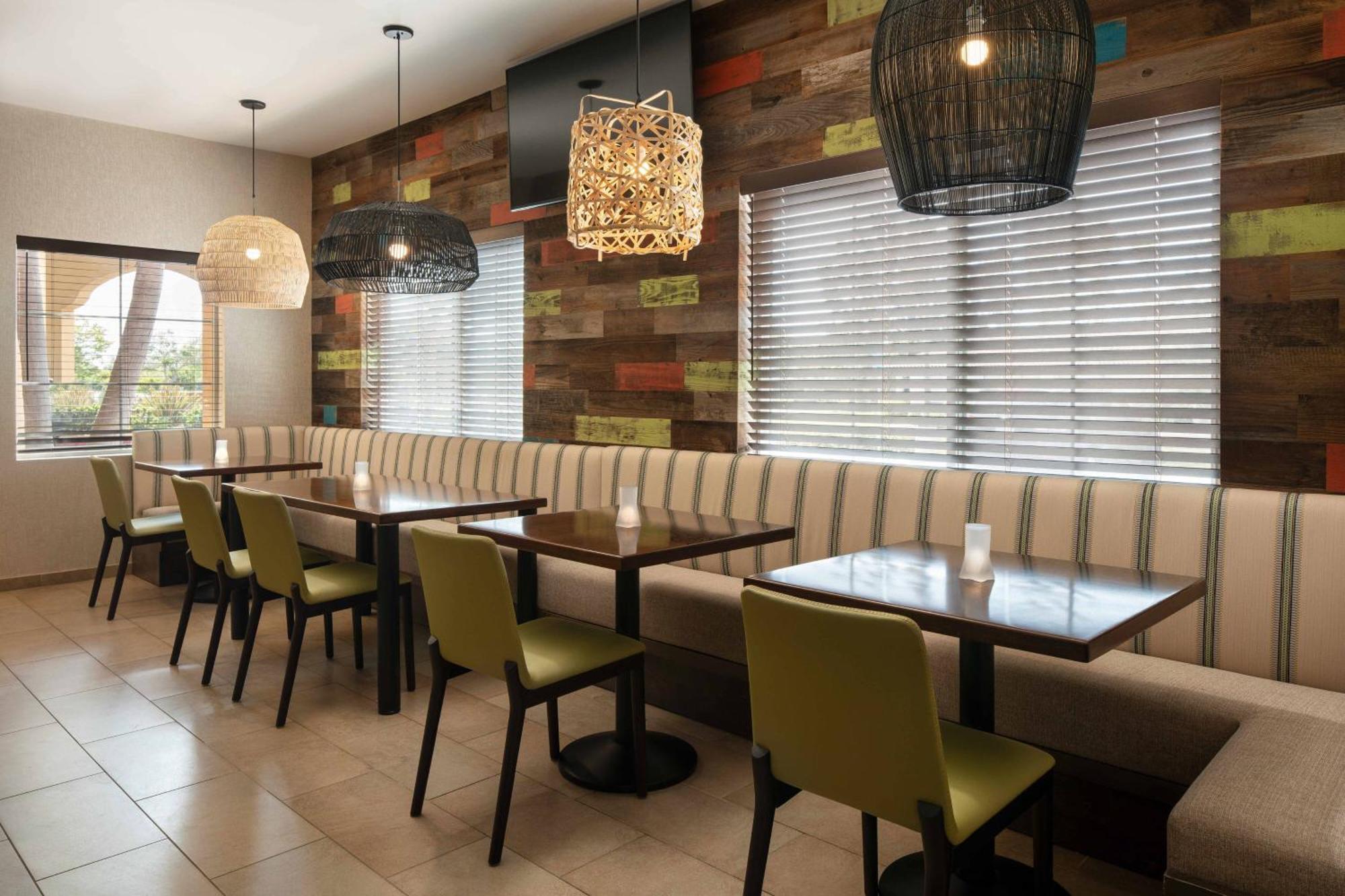 Courtyard By Marriott Santa Barbara Goleta Ξενοδοχείο Εξωτερικό φωτογραφία
