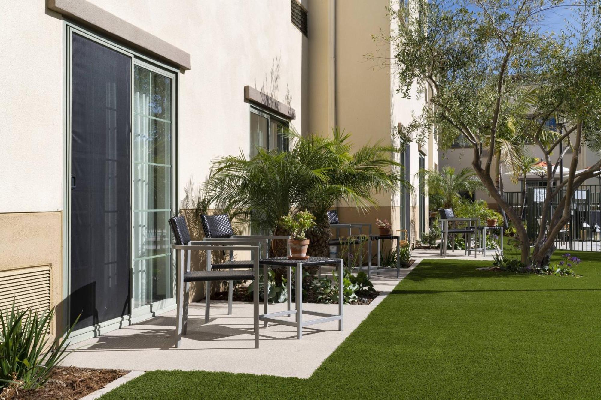 Courtyard By Marriott Santa Barbara Goleta Ξενοδοχείο Εξωτερικό φωτογραφία
