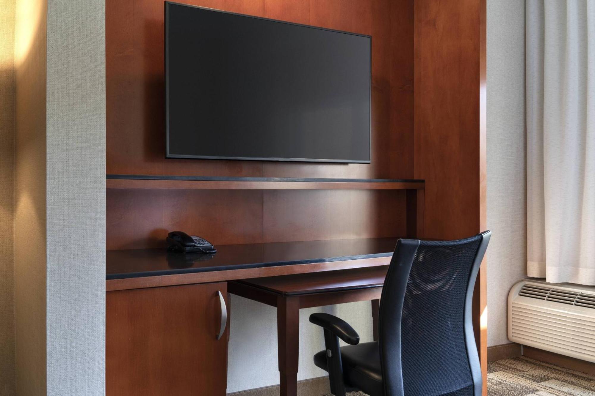Courtyard By Marriott Santa Barbara Goleta Ξενοδοχείο Εξωτερικό φωτογραφία
