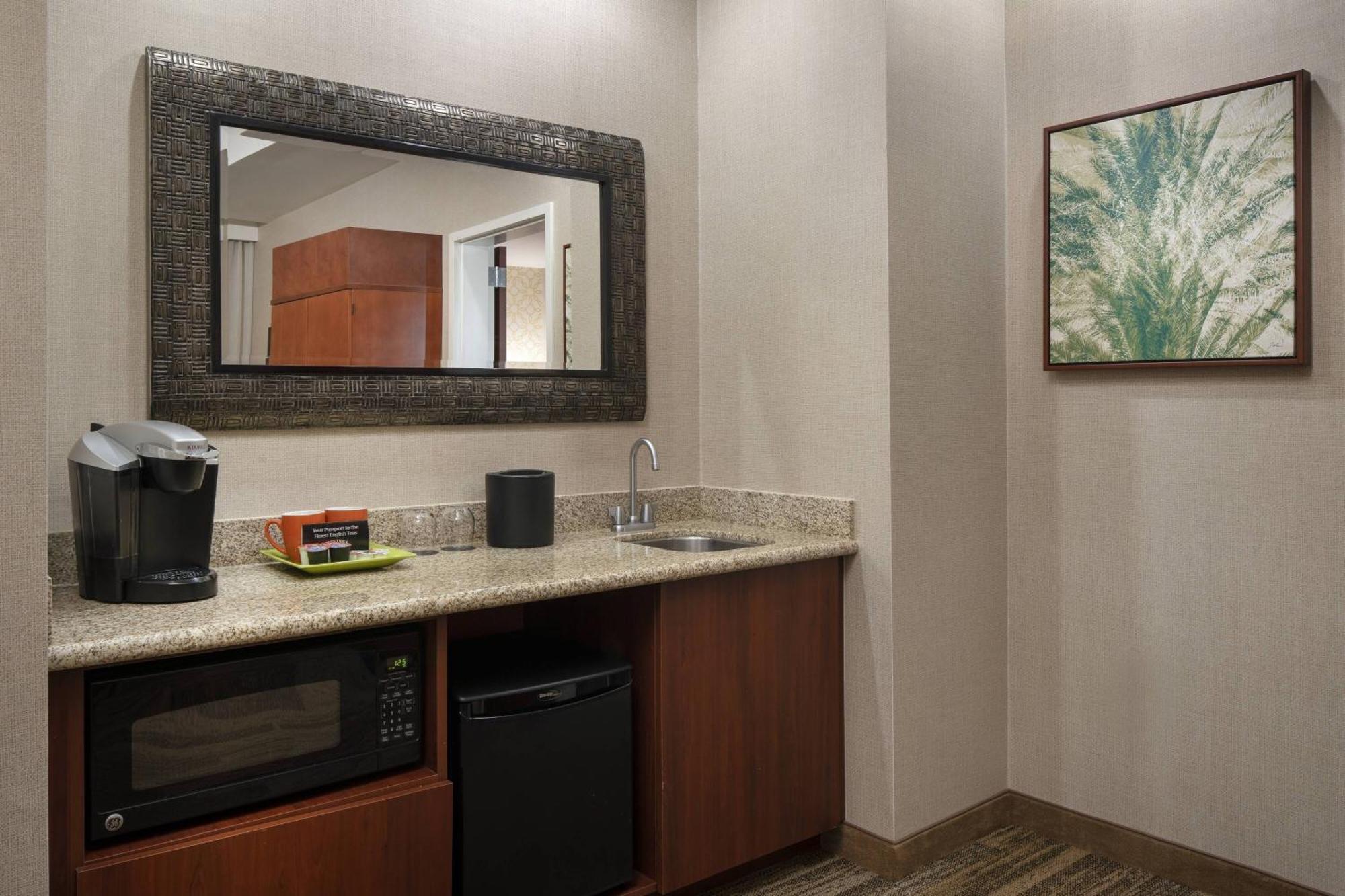 Courtyard By Marriott Santa Barbara Goleta Ξενοδοχείο Εξωτερικό φωτογραφία