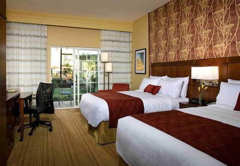 Courtyard By Marriott Santa Barbara Goleta Ξενοδοχείο Εξωτερικό φωτογραφία